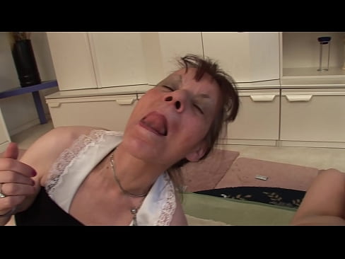 ❤️ Du dapîr û bapîrekî wan sê kes in Porno li me ❌️❤